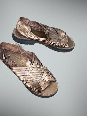 Brand X Mexican Huaraches Gold Woven Leather Size 6.5